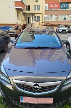 Универсал Opel Astra 2010 в 