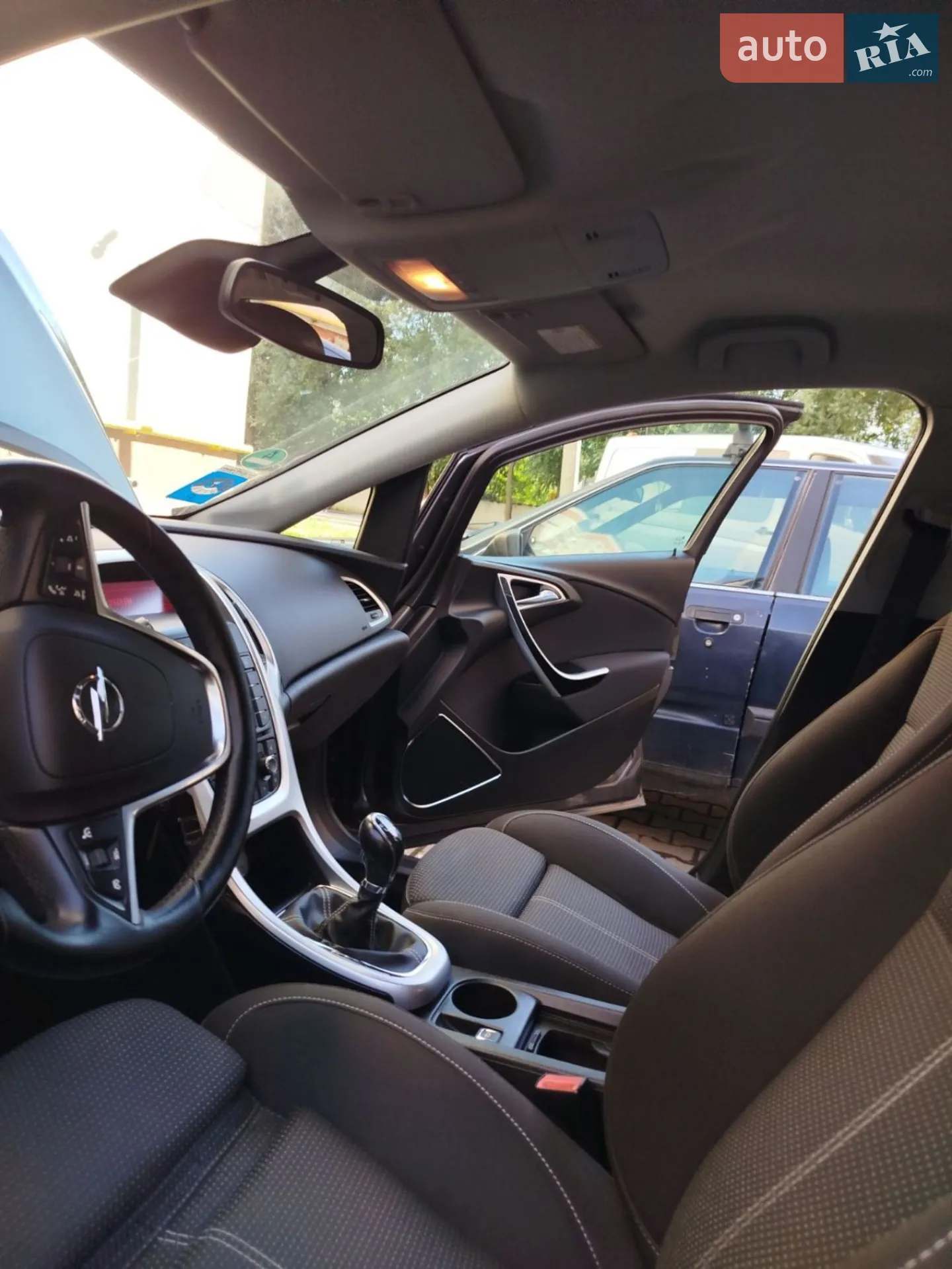2010 Opel Astra - мініатюра 12