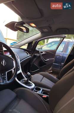 Универсал Opel Astra 2010 в 