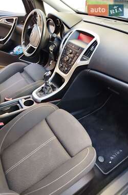 Универсал Opel Astra 2010 в 