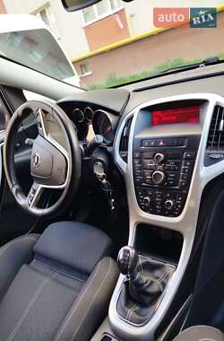 Универсал Opel Astra 2010 в 