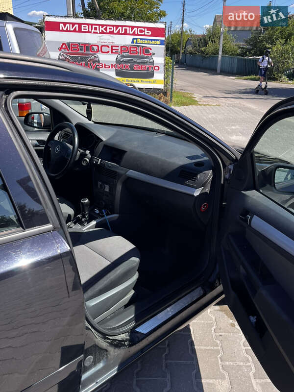 Универсал Opel Astra 2006 в Киеве