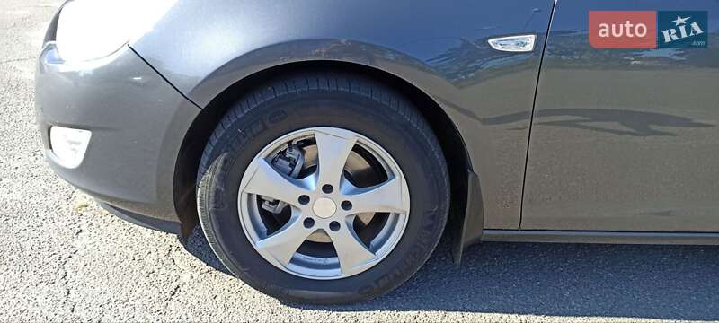 Универсал Opel Astra 2011 в Житомире