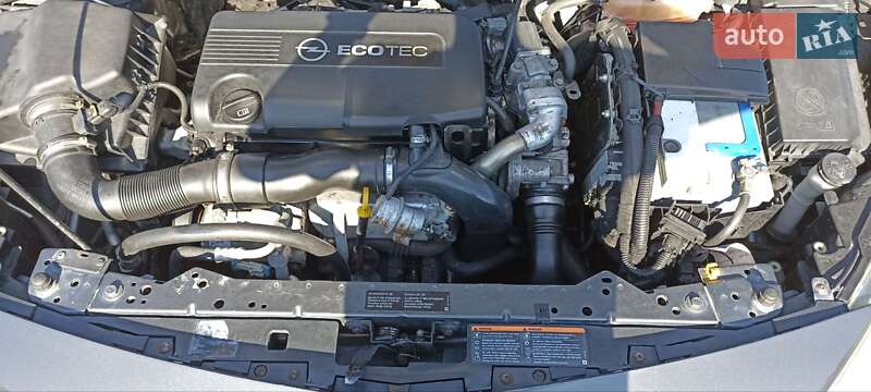 Универсал Opel Astra 2011 в Житомире