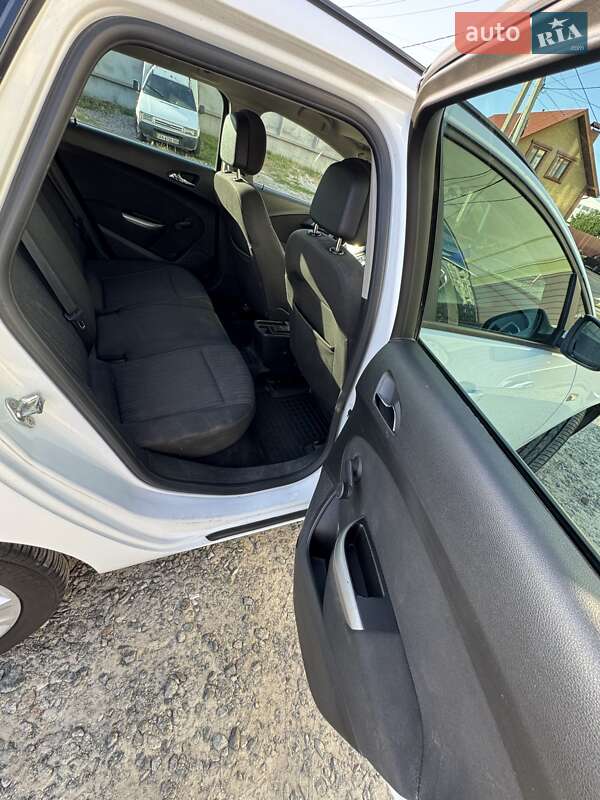 Универсал Opel Astra 2011 в Вышгороде