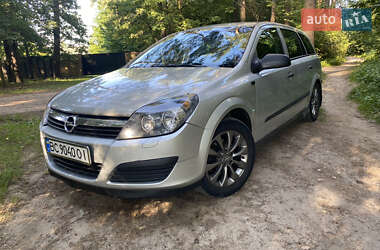 Универсал Opel Astra 2006 в Новояворовске
