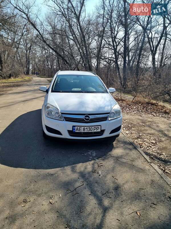 Универсал Opel Astra 2008 в Каменском