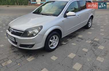 Универсал Opel Astra 2004 в Ужгороде