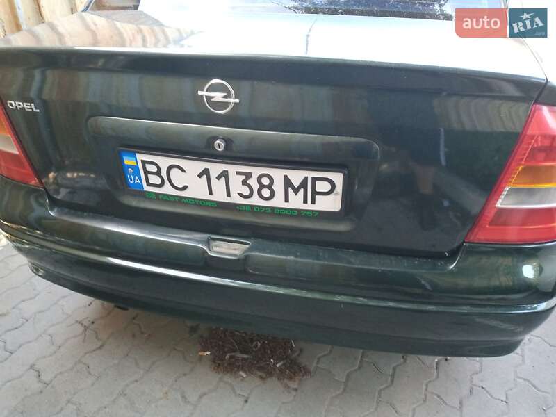 Седан Opel Astra 2002 в Львові