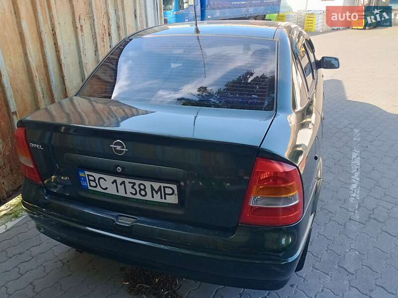 Седан Opel Astra 2002 в Львові