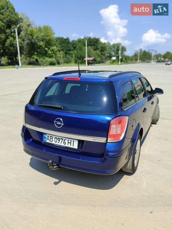 Универсал Opel Astra 2010 в Жмеринке