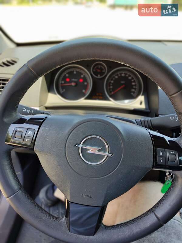 Универсал Opel Astra 2010 в Жмеринке