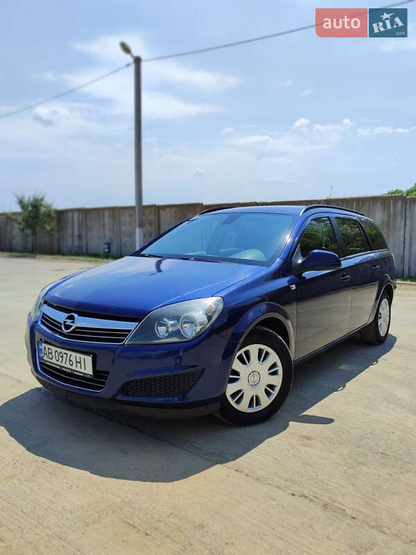 Универсал Opel Astra 2010 в Жмеринке