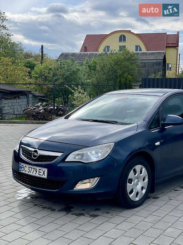 Opel Astra 2010
