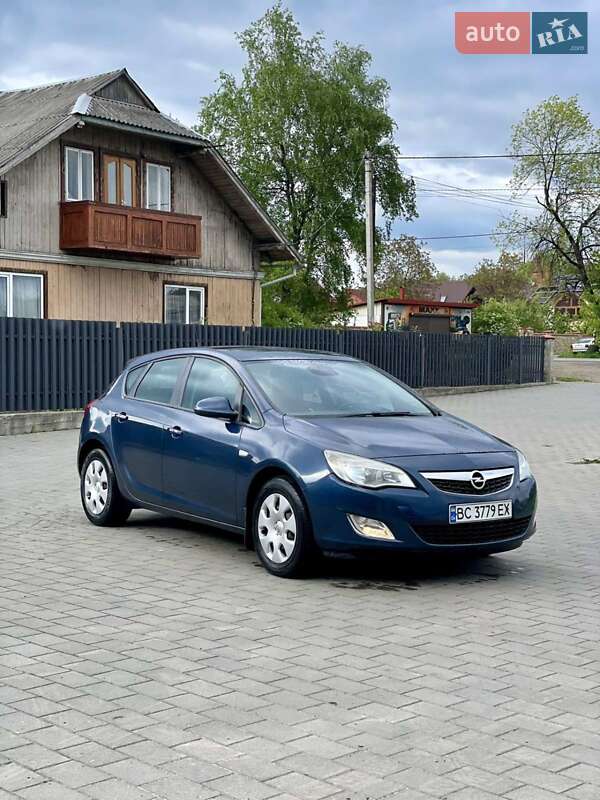 Седан Opel Astra 2010 в Львові фото 10 Седан Opel Astra 2010 в Львові