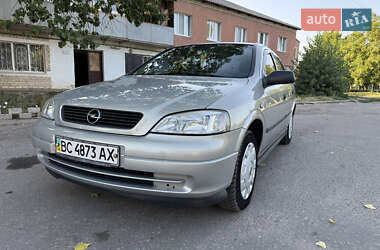 Седан Opel Astra 2007 в Новом Буге