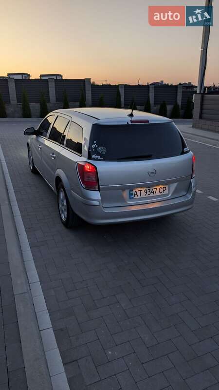 Универсал Opel Astra 2010 в Киеве