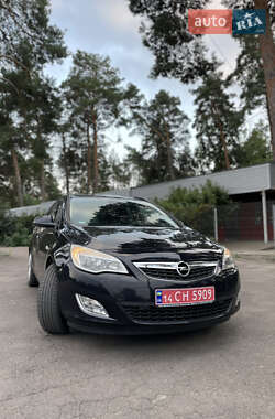 Универсал Opel Astra 2011 в Виннице