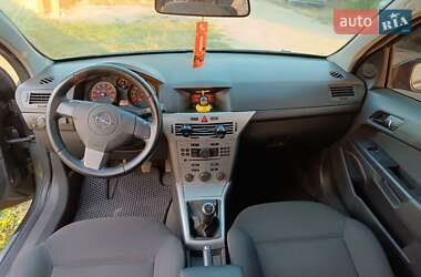 Хэтчбек Opel Astra 2009 в 