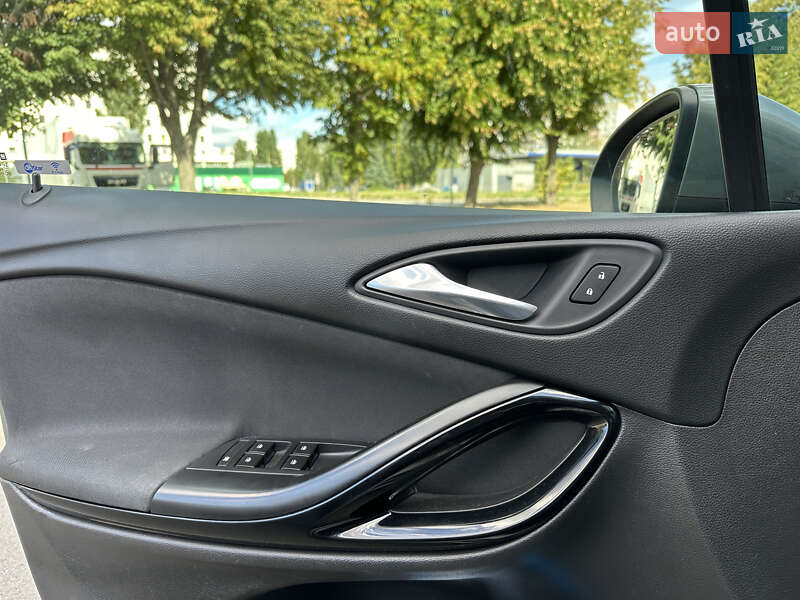 Универсал Opel Astra 2018 в Черкассах