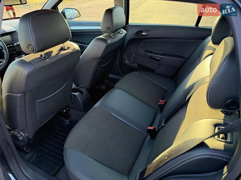 Универсал Opel Astra 2010 в Любешове фото 9 Универсал Opel Astra 2010 в Любешове