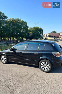 Хэтчбек Opel Astra 2007 в 