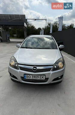 Універсал Opel Astra 2010 в Чорткові