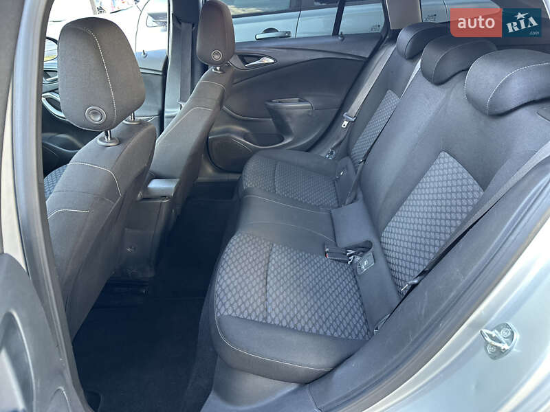 Универсал Opel Astra 2017 в Ирпене