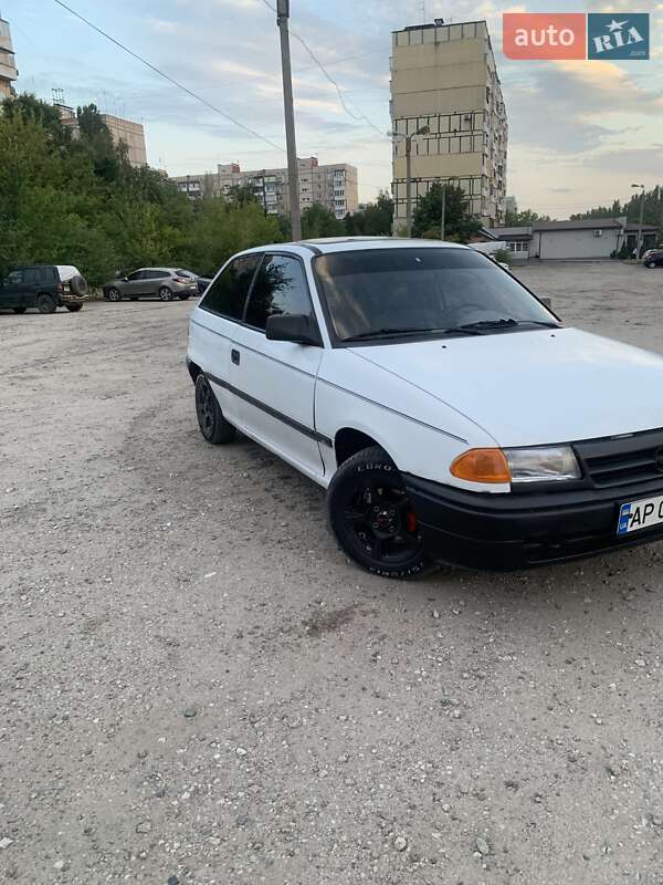 Хэтчбек Opel Astra 1992 в Запорожье