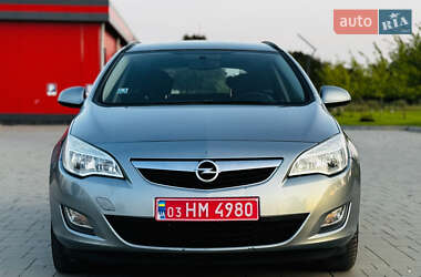 Универсал Opel Astra 2012 в 