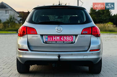 Универсал Opel Astra 2012 в 