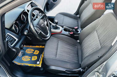 Универсал Opel Astra 2012 в 