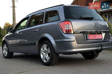 Универсал Opel Astra 2009 в Умани