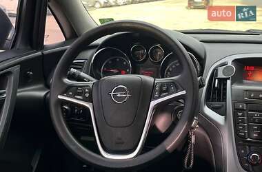Универсал Opel Astra 2013 в 