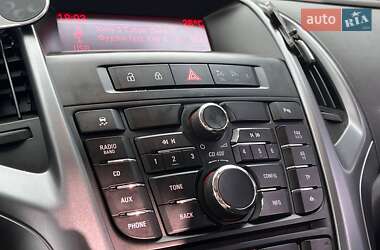 Универсал Opel Astra 2013 в 