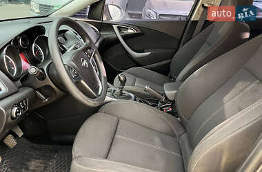 Универсал Opel Astra 2013 в 