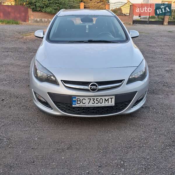 Универсал Opel Astra 2013 в Львове