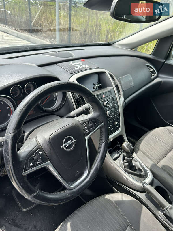 Хэтчбек Opel Astra 2011 в Львове