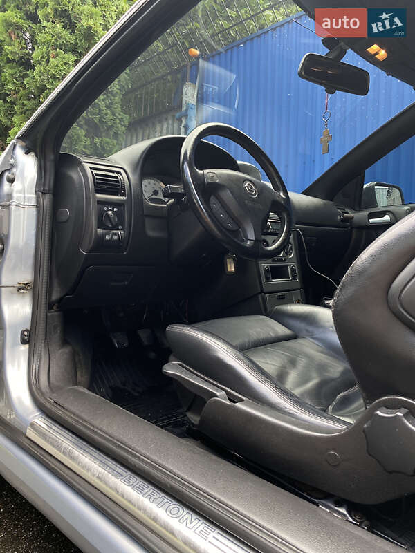 Кабриолет Opel Astra 2002 в Черновцах