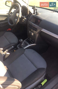 Универсал Opel Astra 2004 в 
