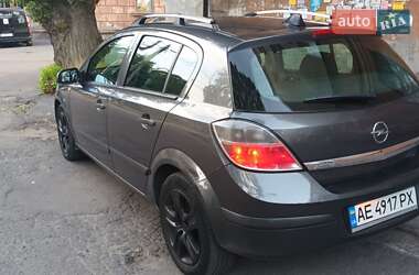Хэтчбек Opel Astra 2009 в Каменском