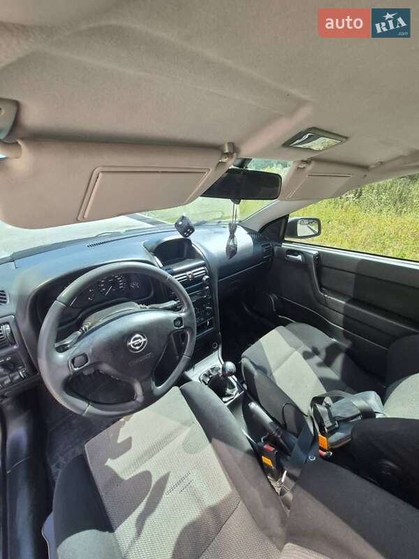 Купе Opel Astra 2002 в Львове