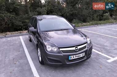 Хэтчбек Opel Astra 2010 в Ирпене
