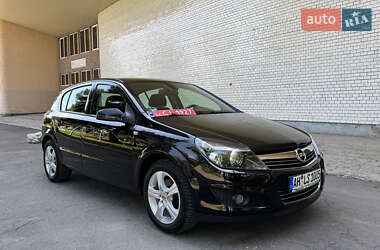 Хэтчбек Opel Astra 2009 в 