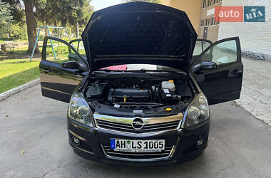 Хэтчбек Opel Astra 2009 в 