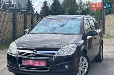 Универсал Opel Astra 2010 в Луцке