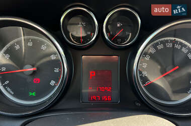 Универсал Opel Astra 2011 в 