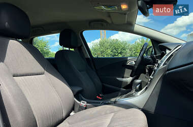 Универсал Opel Astra 2011 в 
