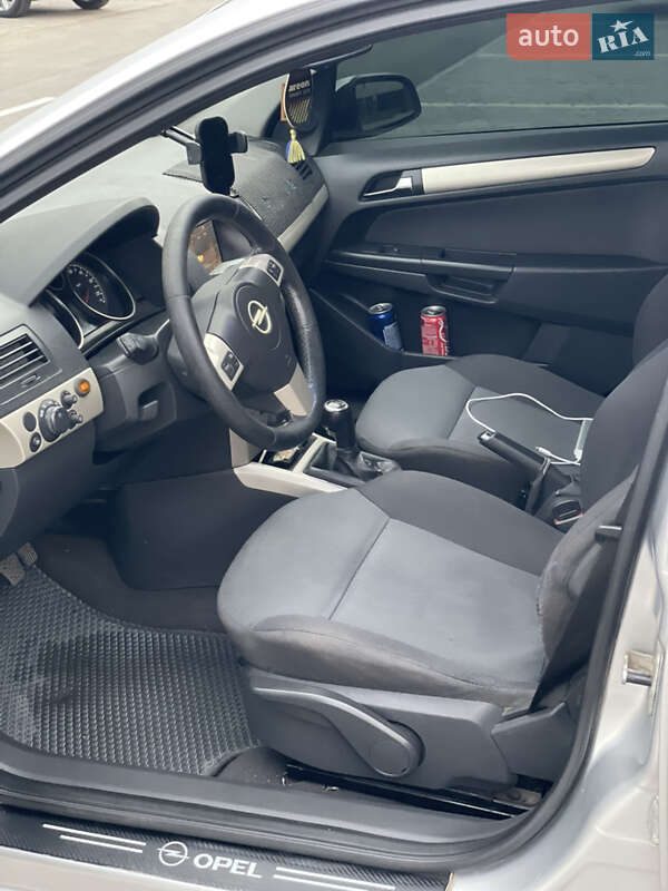 Хэтчбек Opel Astra 2007 в Виннице