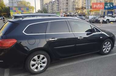 Універсал Opel Astra 2013 в Херсоні